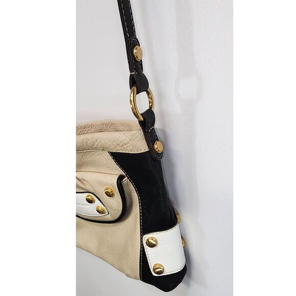 B. Makowsky Beige & Black Leather Crossbody Bag Purse - Picture 2 of 10